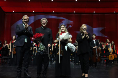 Sabancı Topluluğu, Cumhuriyet’in 100’üncü yılını Türkiye Gençlik Filarmoni Orkestrası ile kutladı